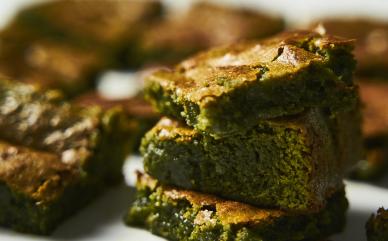 adobestock_627429210-_gateau_epinard_et_vanille.jpeg