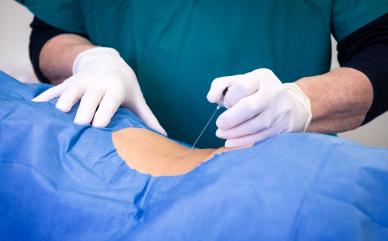 Gestion de la douleur infiltration (source : adobe stock)