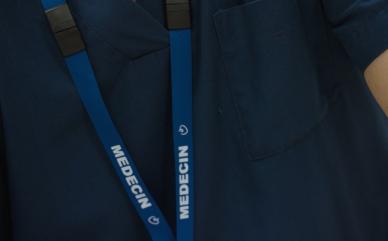 Illustration - se présenter, s'identifier - tour de cou médecin